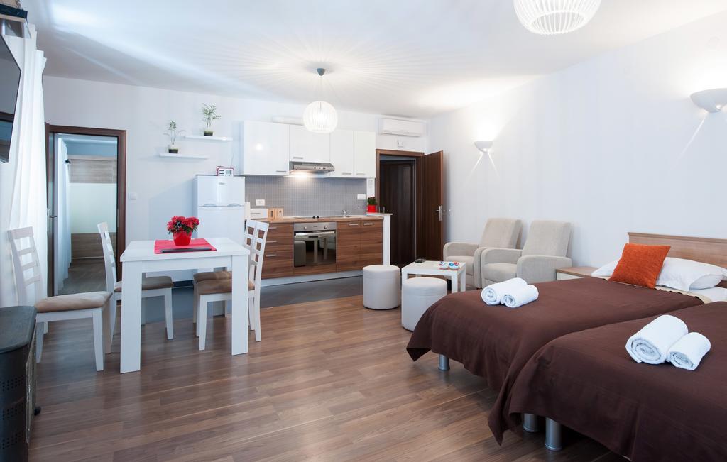 Apartman & 72