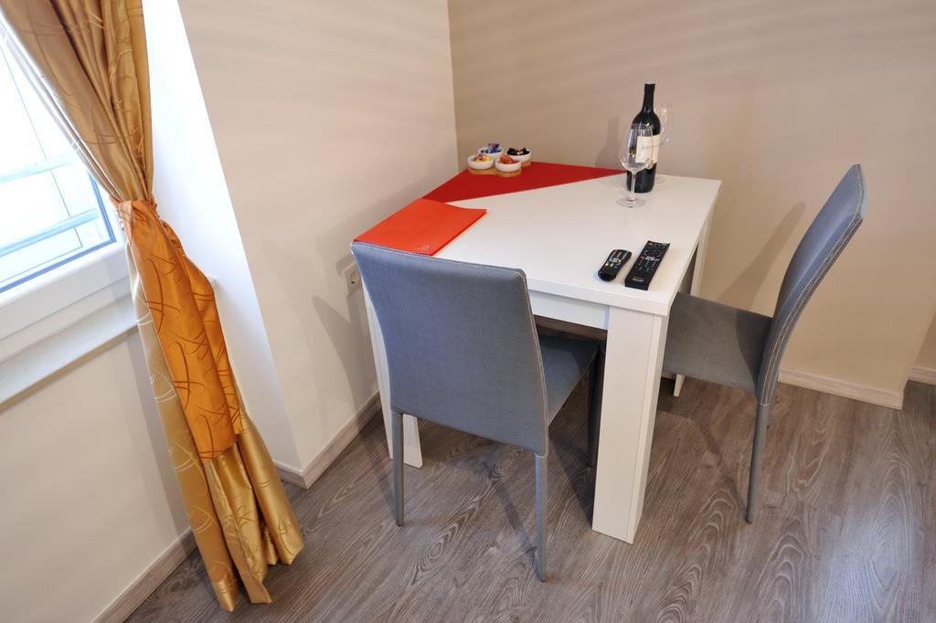 Apartman & 72 *
