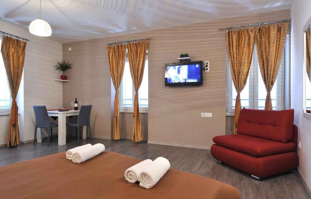 & 72 Apartman *